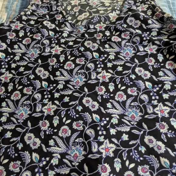 Allison Joy Black and Blue Floral Top - Picture 7 of 7